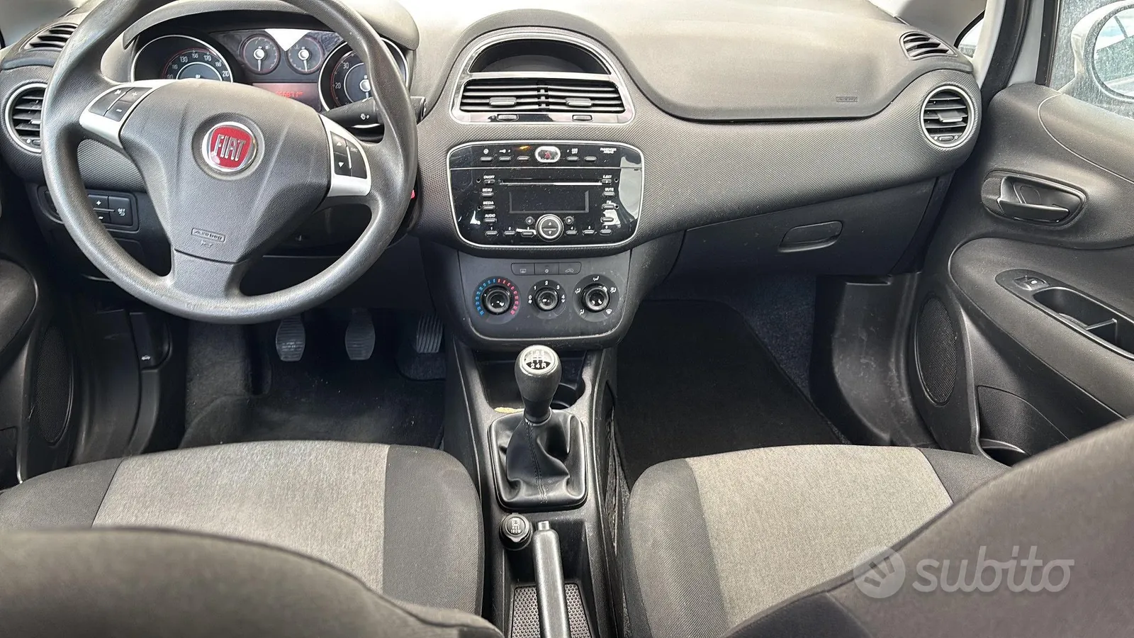 Fiat Punto 2015 photo 4