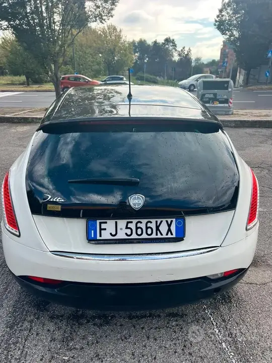 Lancia Delta 2010 photo 2