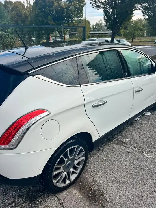 Lancia Delta 2010 photo 3
