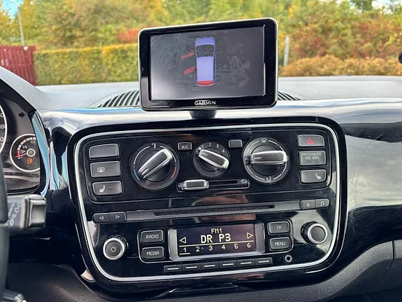 Volkswagen Up 2015 photo 4