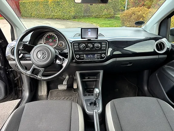 Volkswagen Up 2015 photo 3