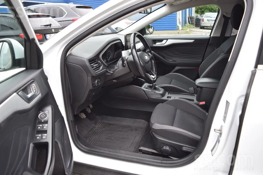 Ford Focus 2019 photo 3