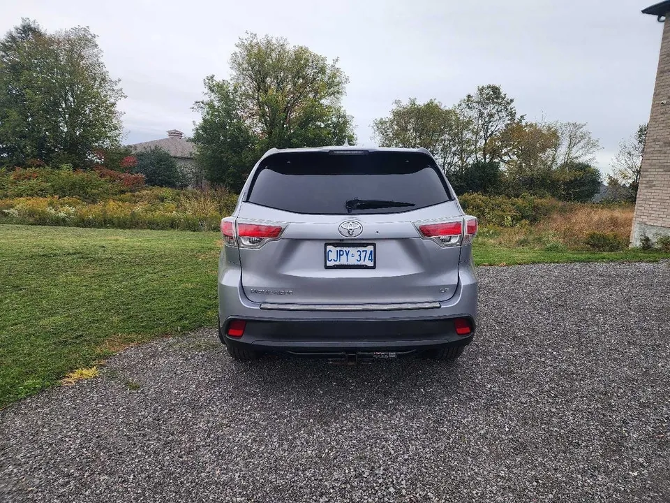 Toyota Highlander 2015 photo 2