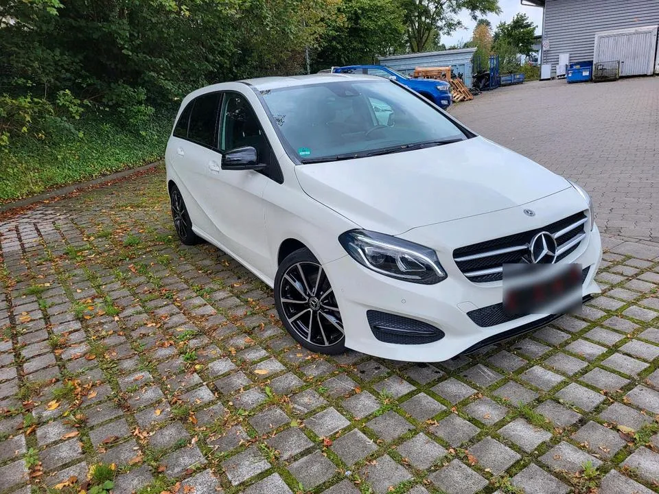 Mercedes-Benz B 200