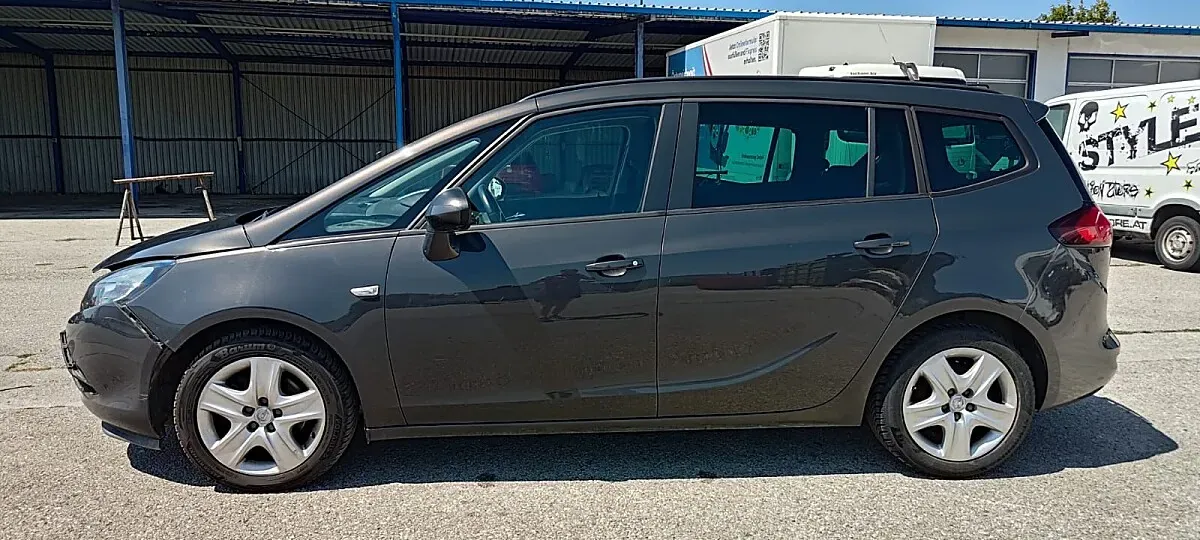 Opel Zafira Tourer 2016 photo 3