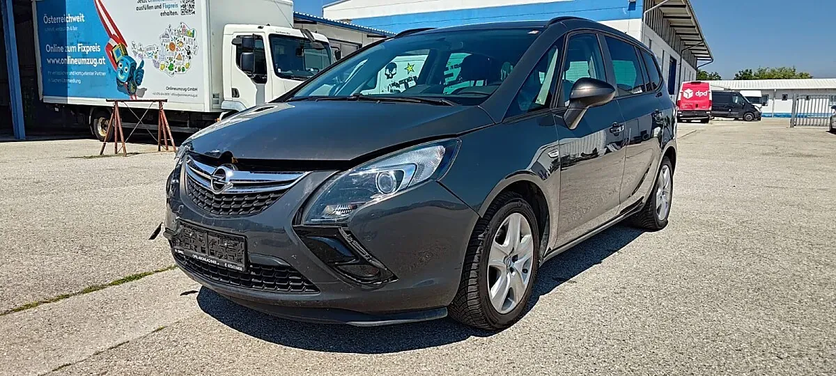 Opel Zafira Tourer 2016 photo 2