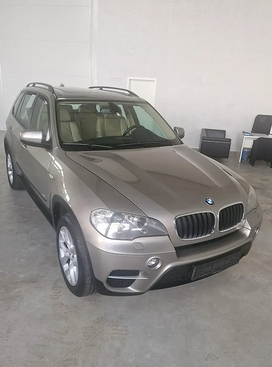 BMW X5 2011 photo 2