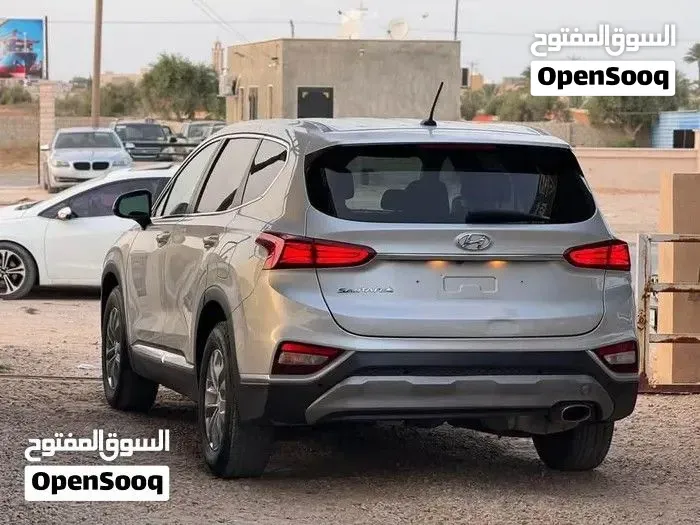 Hyundai Santa Fe 2019 photo 2