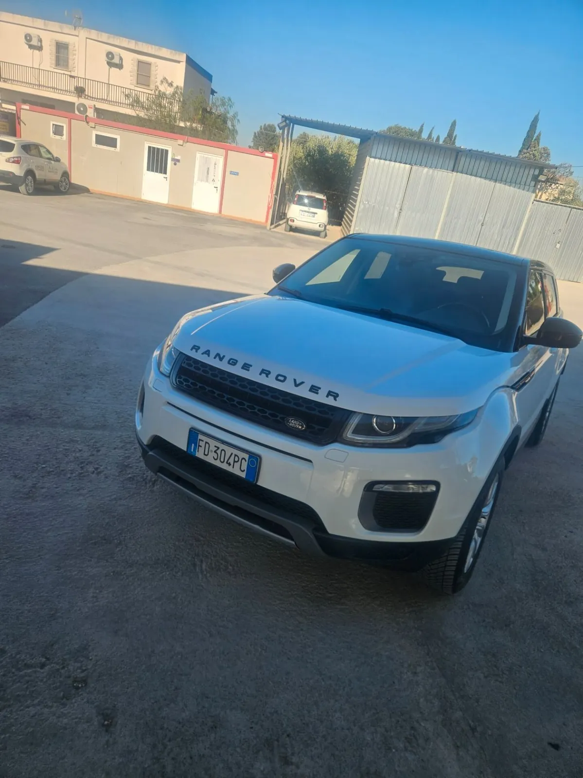 Land Rover Range Rover Evoque 2016 photo 2