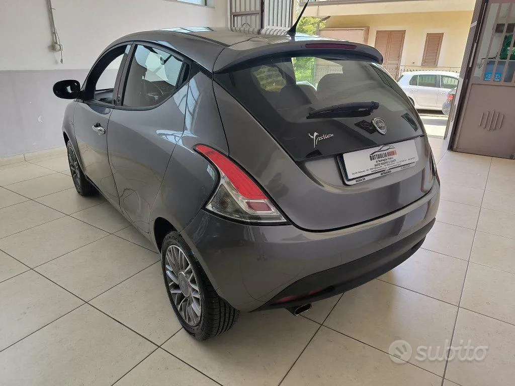 Lancia Ypsilon 2012 photo 4