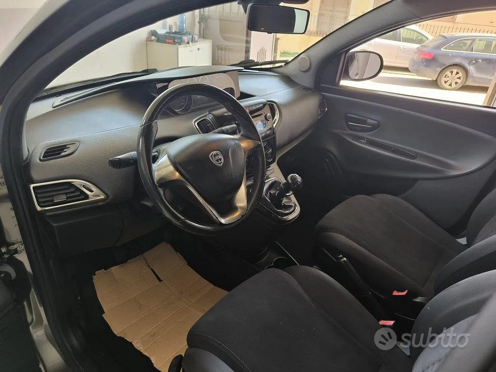 Lancia Ypsilon 2012 photo 5