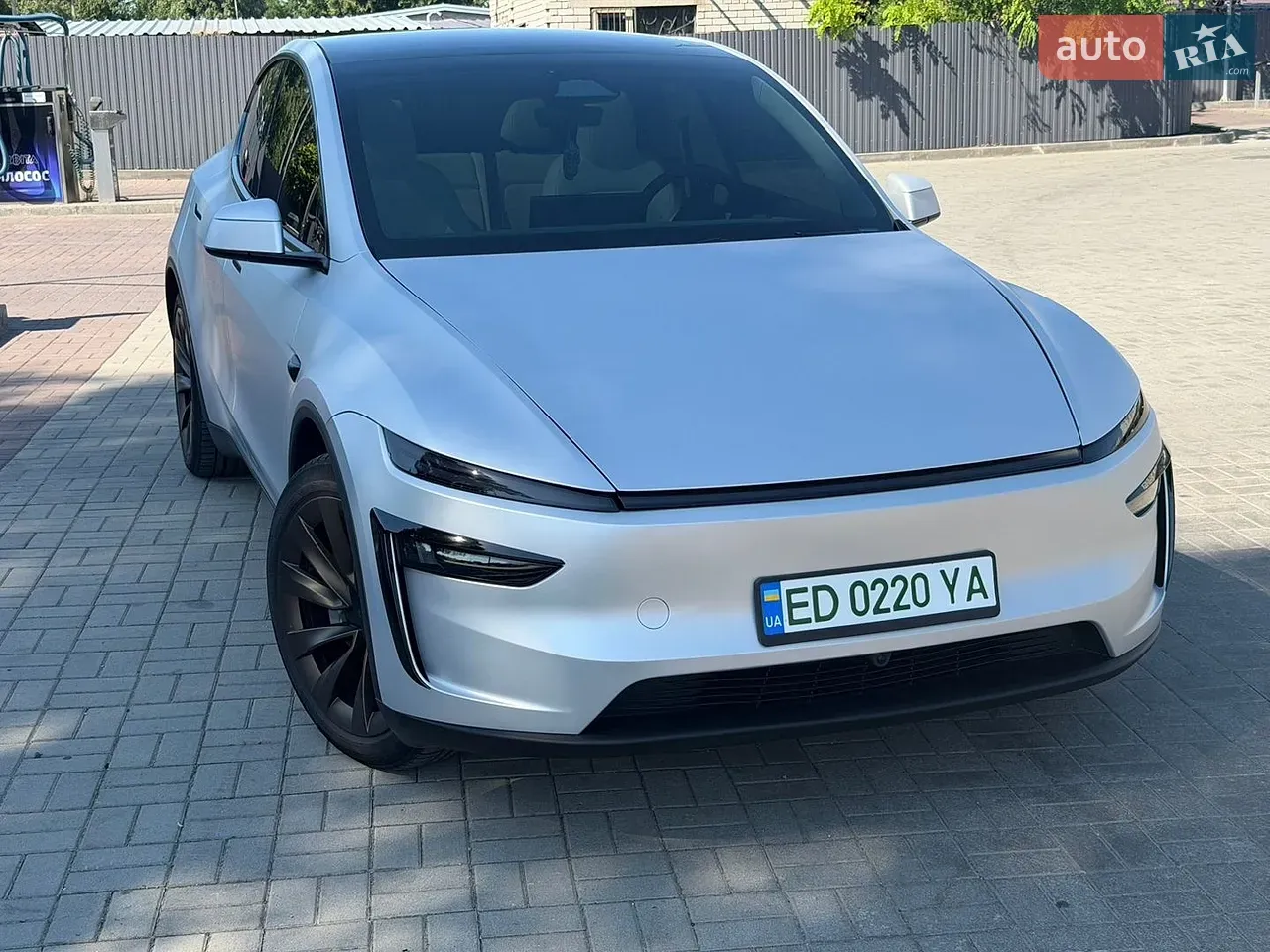 Tesla Model Y 2025 photo 4