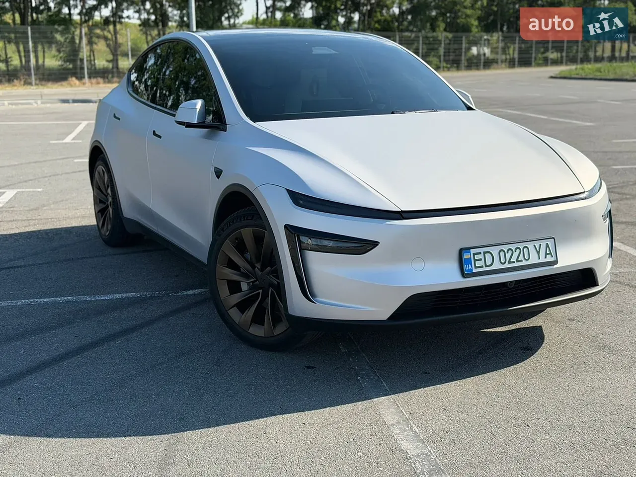 Tesla Model Y 2025 photo 5