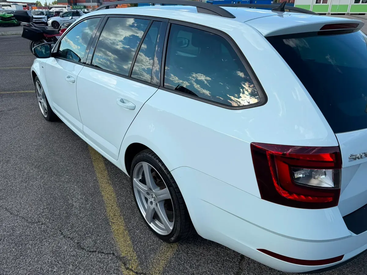 Skoda Octavia 2018 photo 2