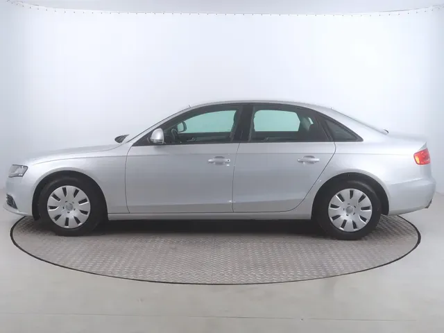 Audi A4 2008 photo 2