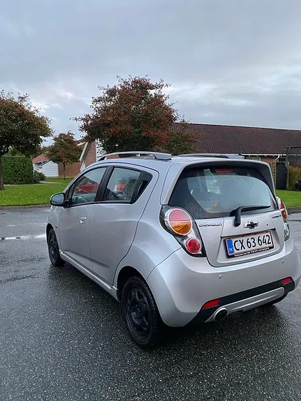Chevrolet Spark 2011 photo 2