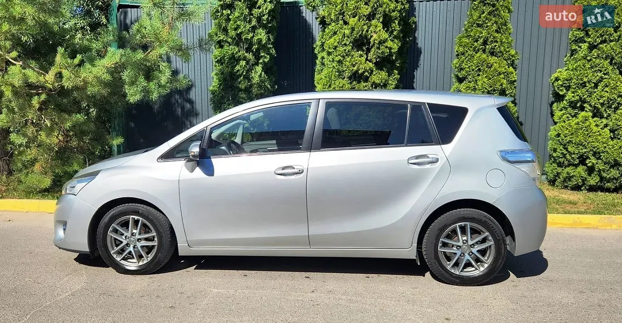 Toyota Verso 2015 photo 2