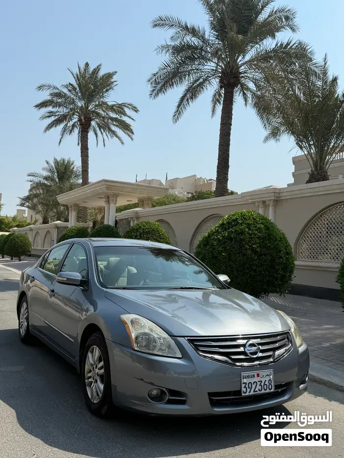 Nissan Altima 2011 photo 2