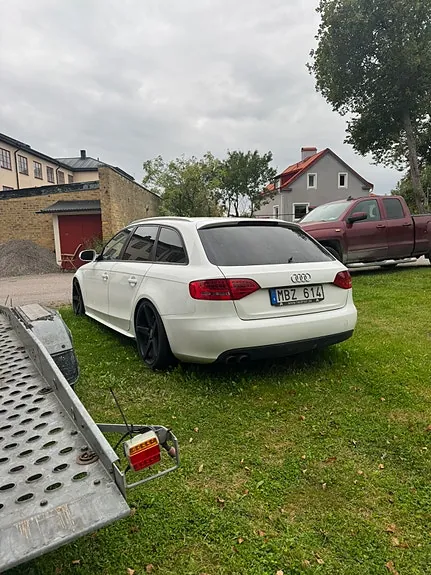 Audi A4 2012 photo 4
