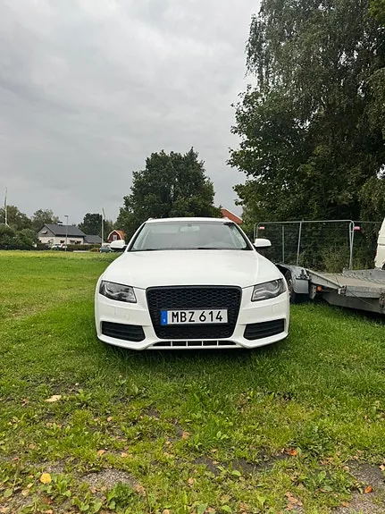 Audi A4 2012 photo 2