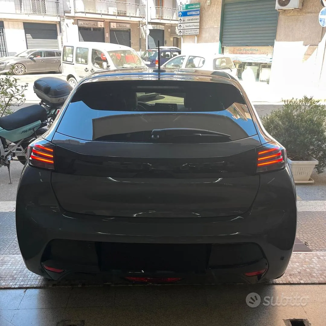 Peugeot 208 2024 photo 4