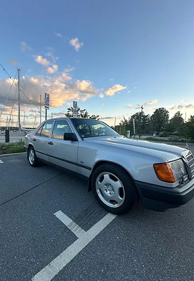 Mercedes-Benz 200 1988 photo 2