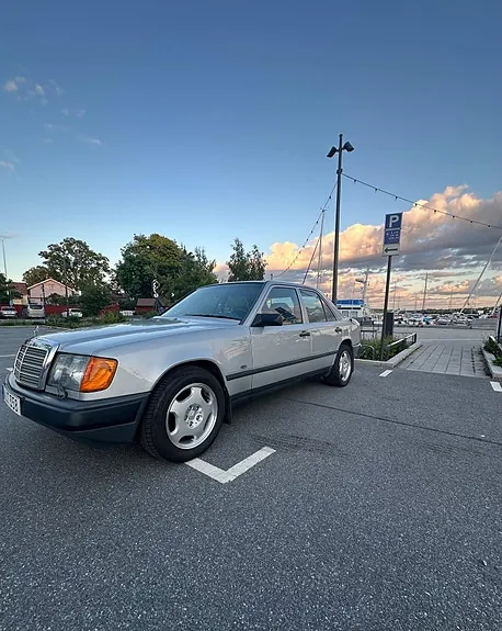 Mercedes-Benz 200 1988 photo 3
