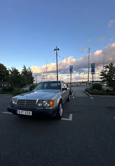 Mercedes-Benz 200 1988 photo 4