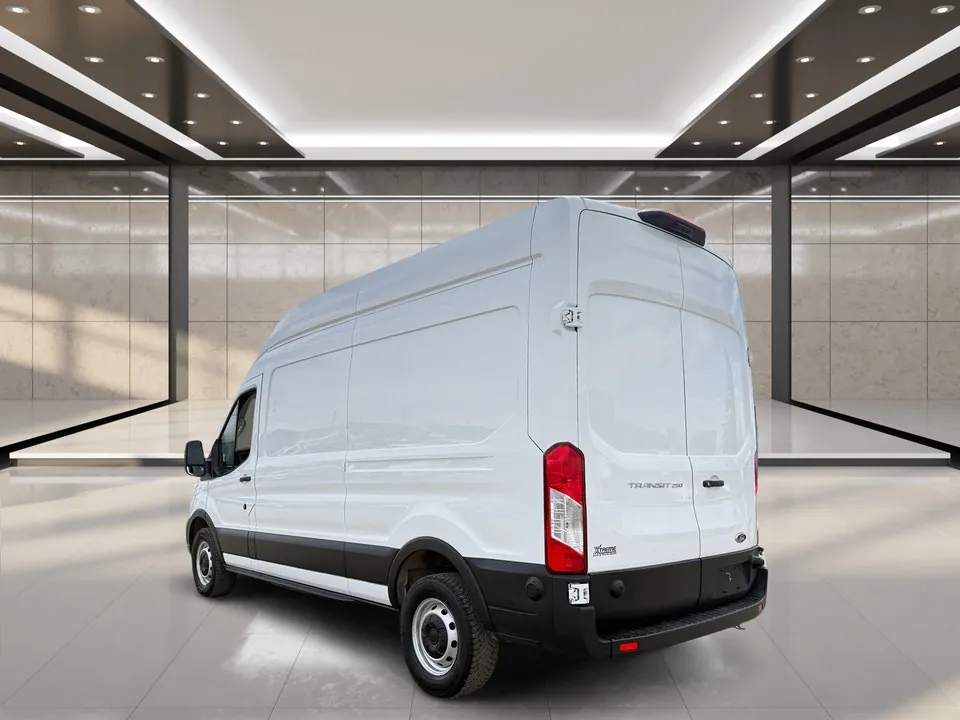 Ford Transit 2024 photo 4