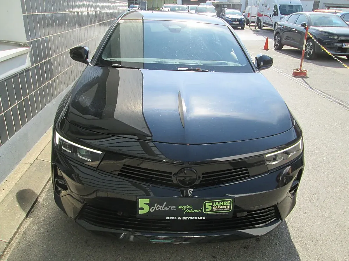 Opel Astra 2023 photo 3