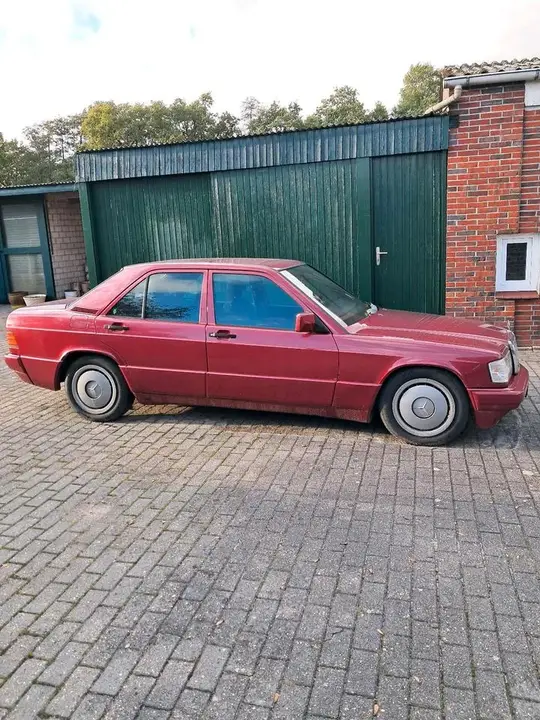 Mercedes-Benz 190E