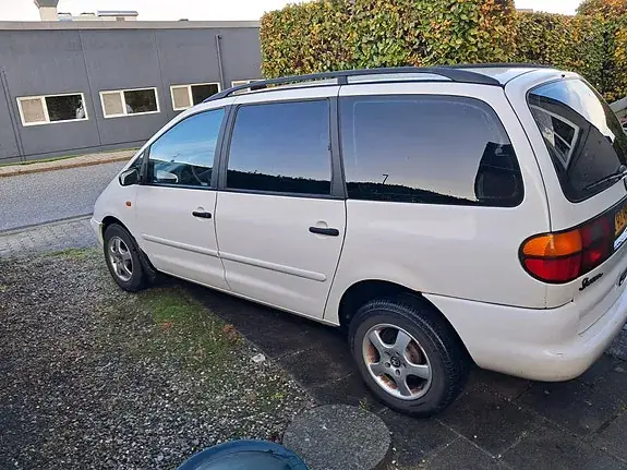 Volkswagen Sharan 1999 photo 3