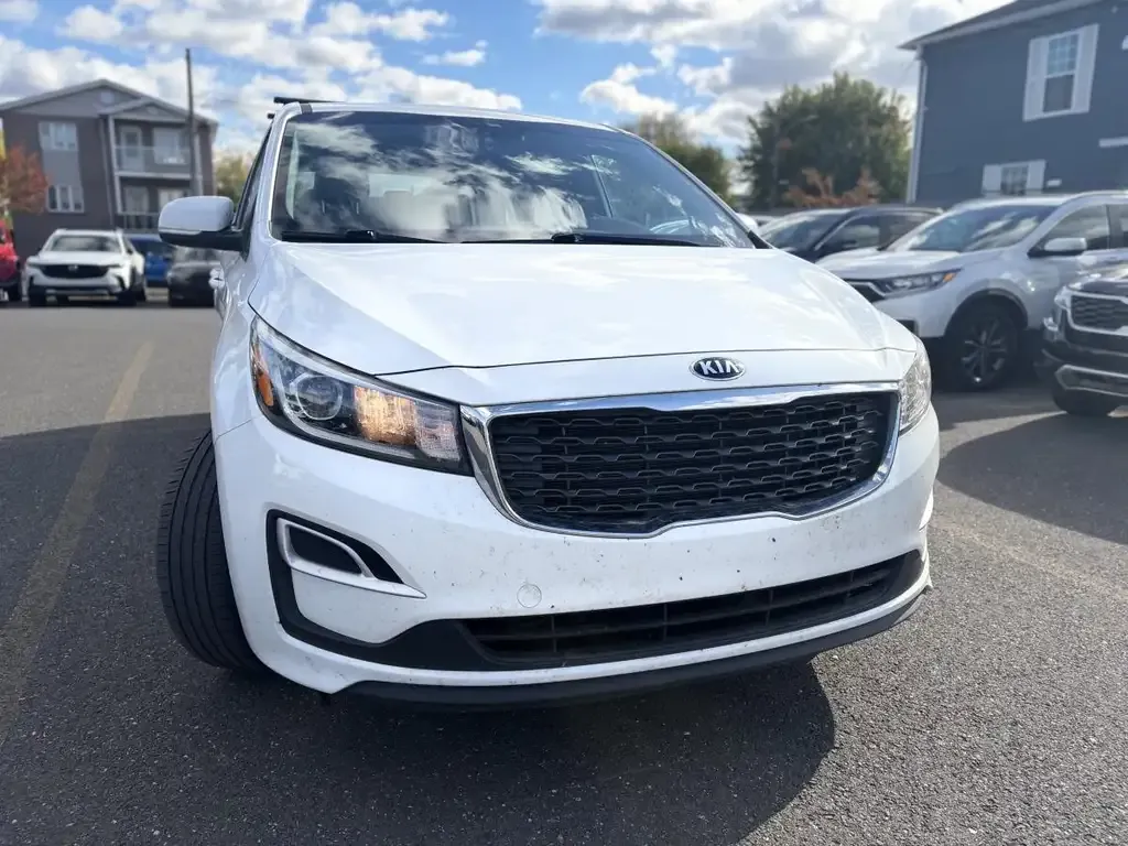 Kia Sedona 2020 photo 3