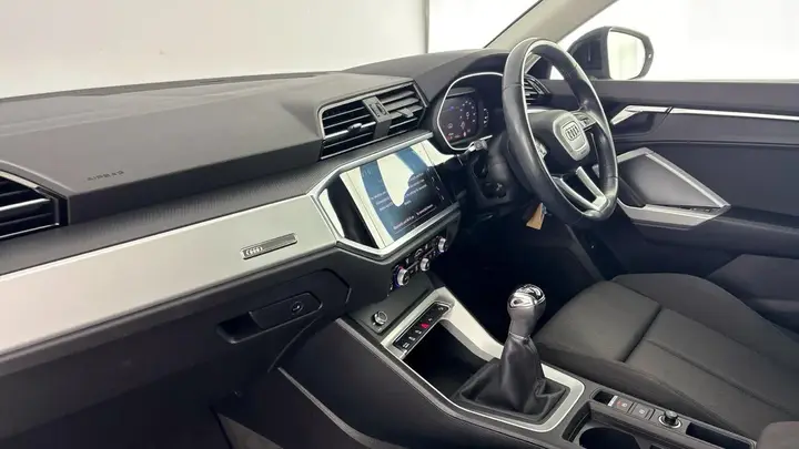 Audi Q3 2020 photo 2
