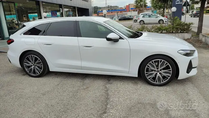 Audi A5 Avant 2025 photo 2