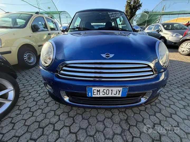 Mini One 2012 photo 3