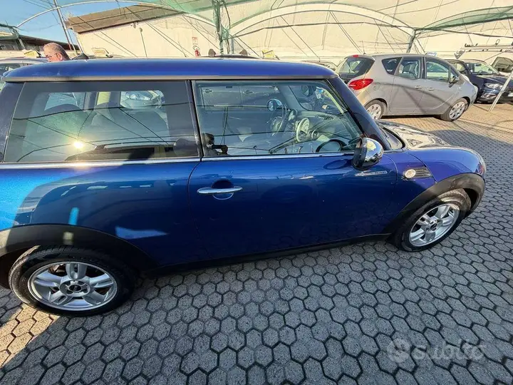 Mini One 2012 photo 5