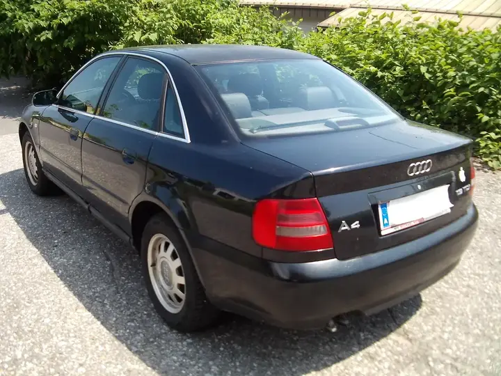 Audi A4 2000 photo 2