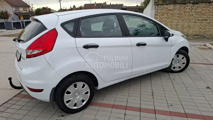Ford Fiesta 2010 photo 4