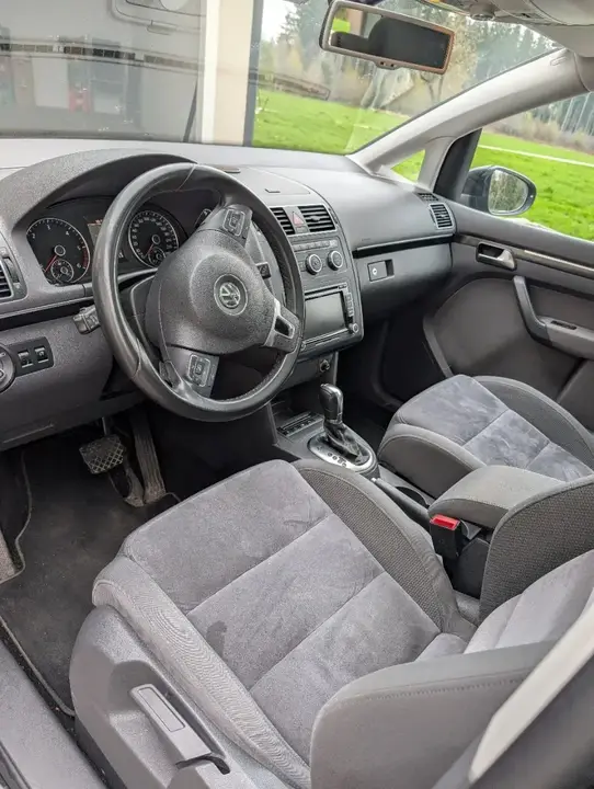 Volkswagen Touran 2013 photo 3