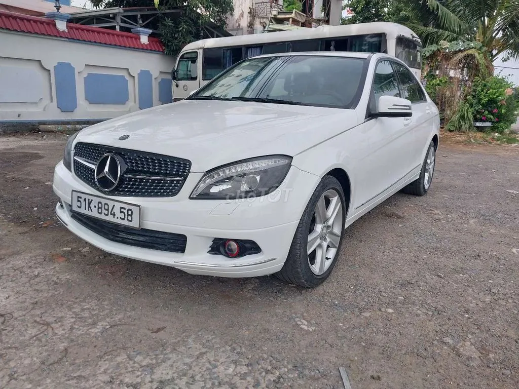 Mercedes-Benz C-Class 2010 photo 2