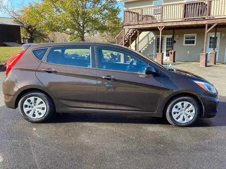 Hyundai Accent 2015 photo 2