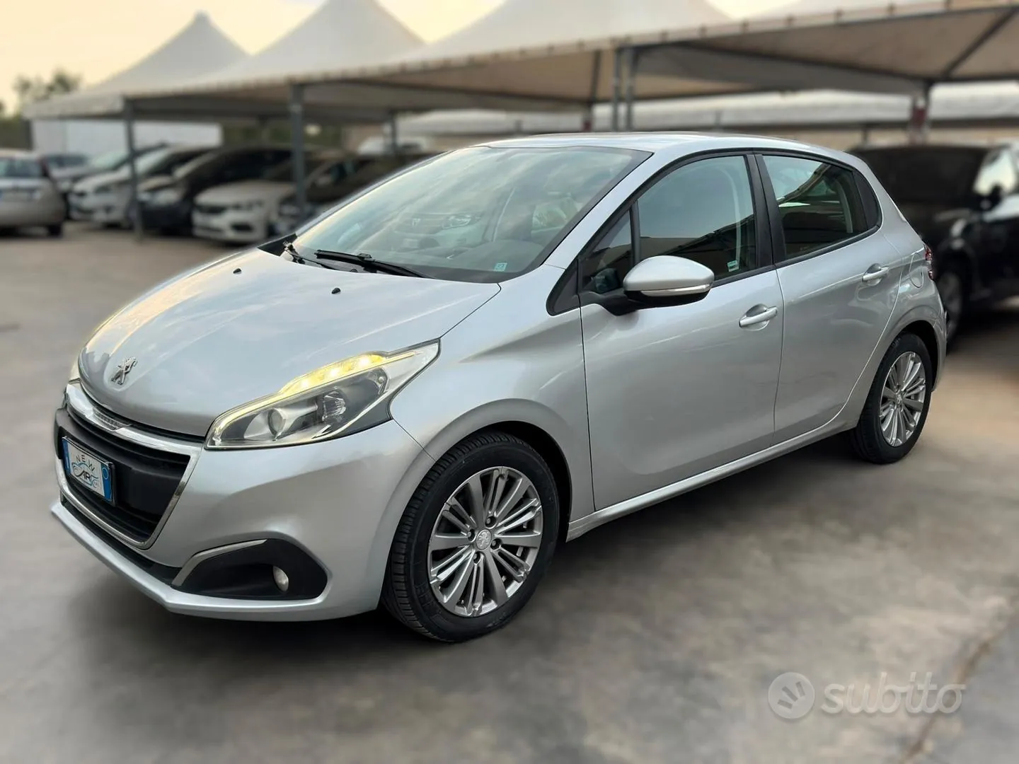 Peugeot 208 2015 photo 3