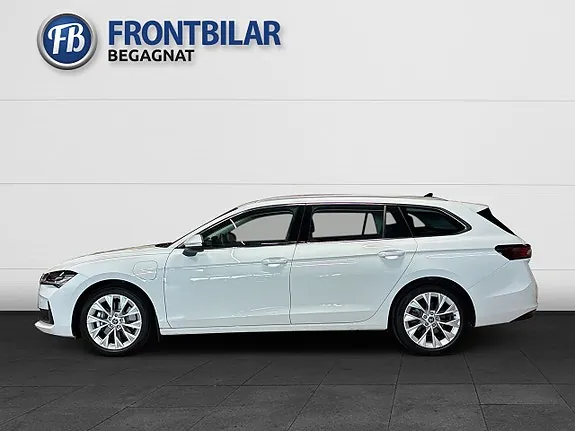 Skoda Superb 2025 photo 5