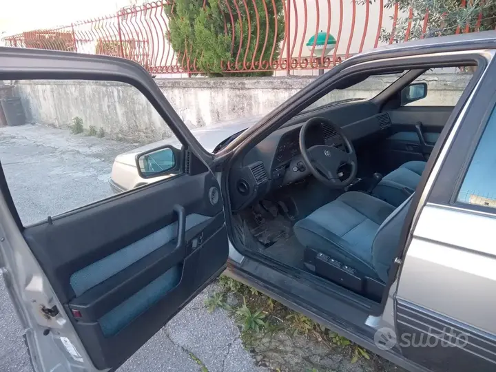 Alfa Romeo 164 1989 photo 3