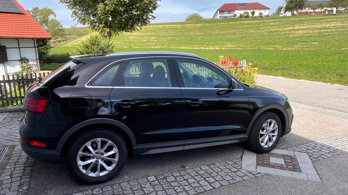 Audi Q3 2015 photo 3