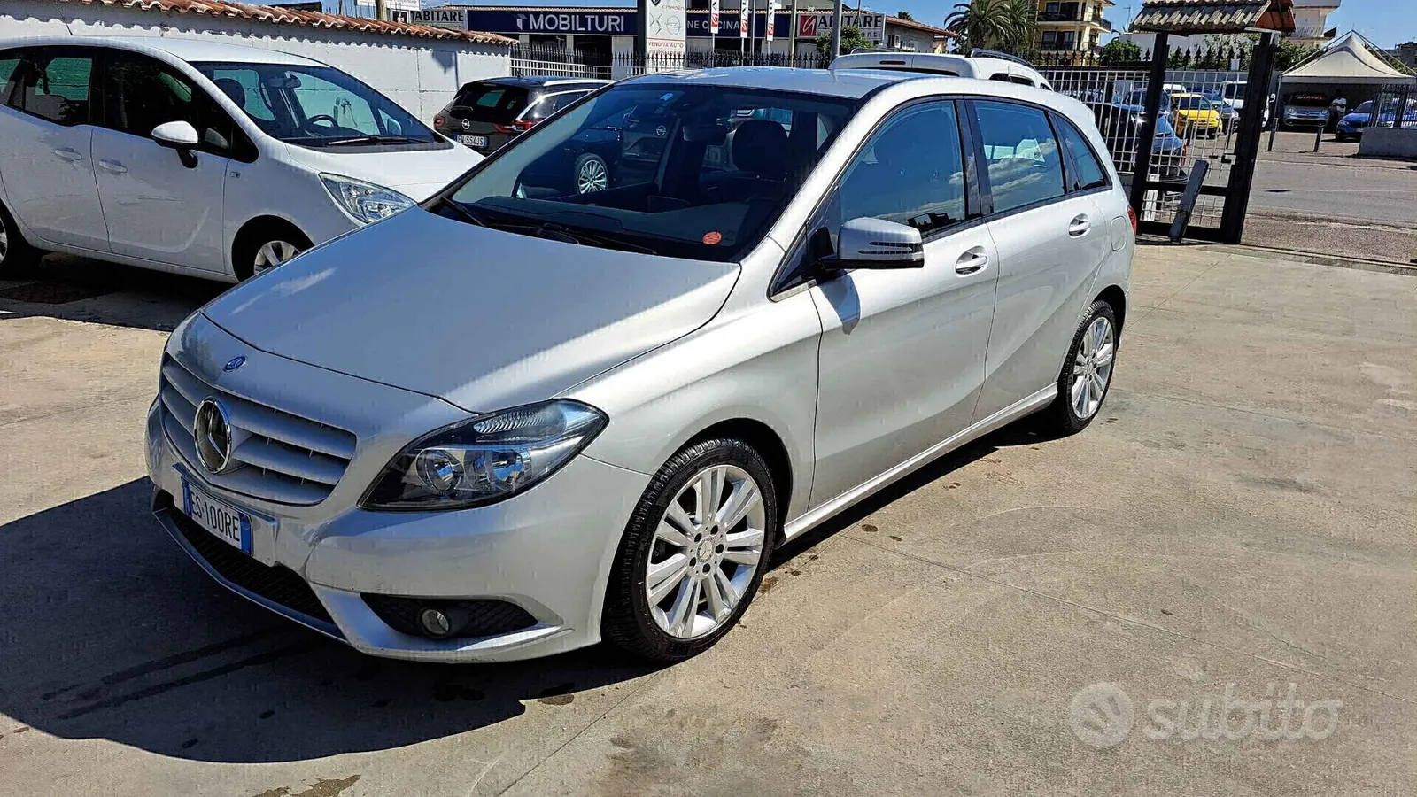 Mercedes-Benz B-Class 2013 photo 3