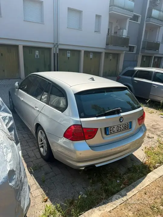 BMW 3 Series 2010 photo 5