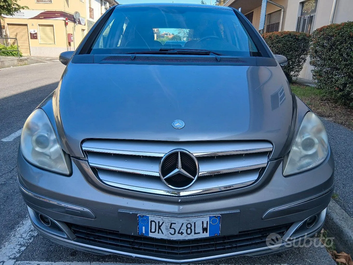 Mercedes-Benz B200