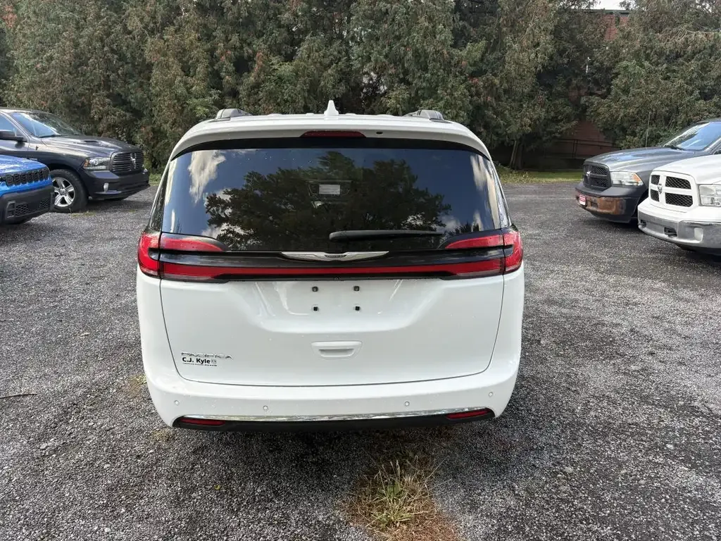 Chrysler Pacifica 2022 photo 4